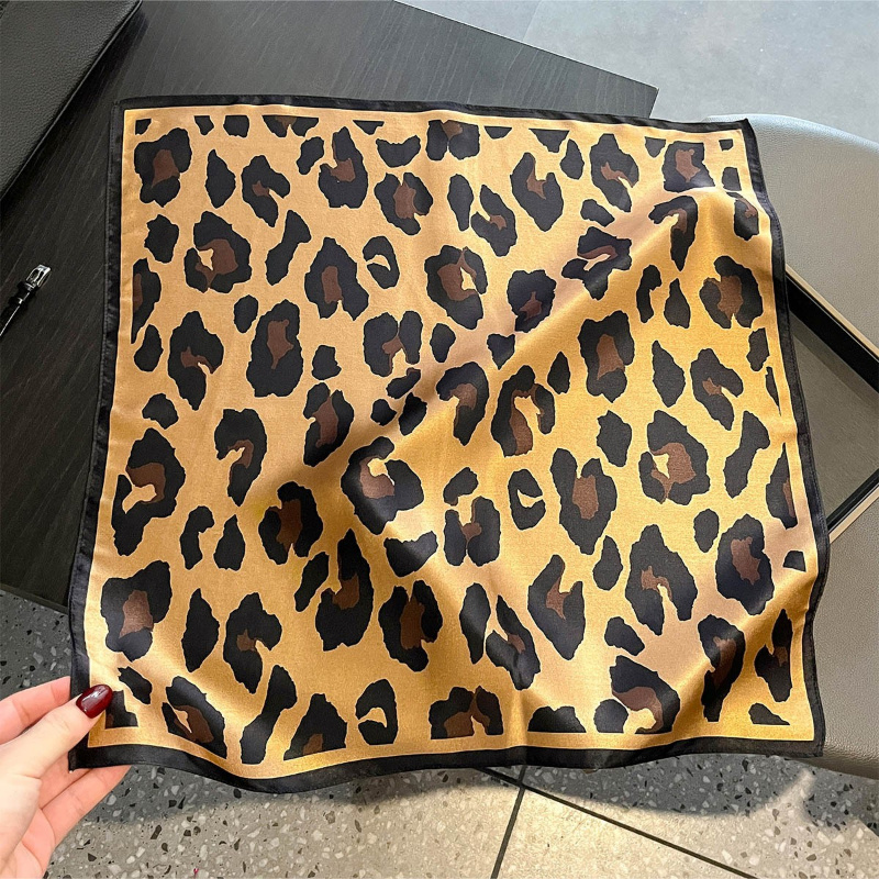 100% Silk Square Scarf Leopard - Scarf Silk Square 评论和价格